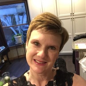 Meet your Posher, Lara